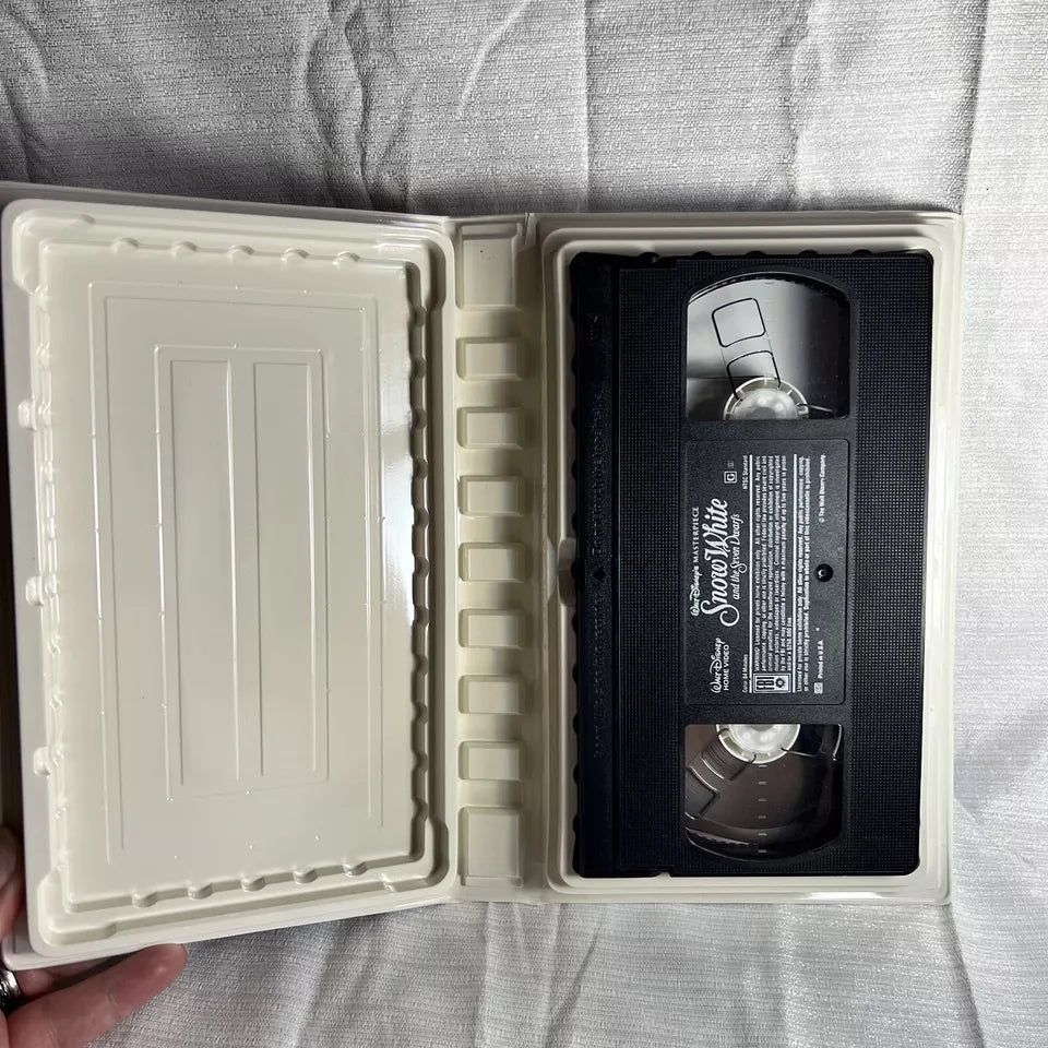 Snow White And The Seven Dwarfs (VHS)