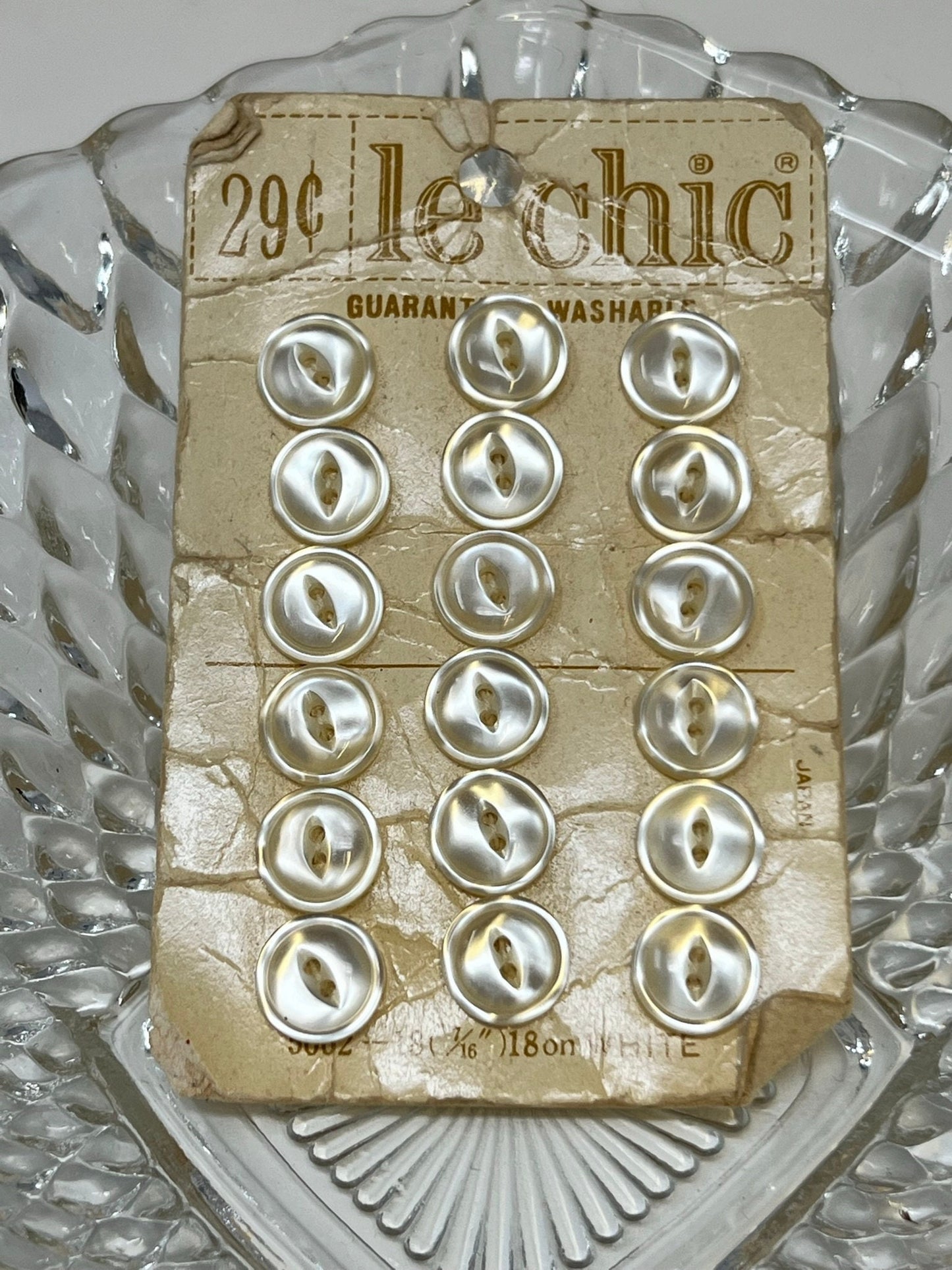 Button Pack #32 - White Vintage Buttons - 2 Holes - 18 Buttons - Le Chic - 5662 size 18 7/16" - On card, none missing