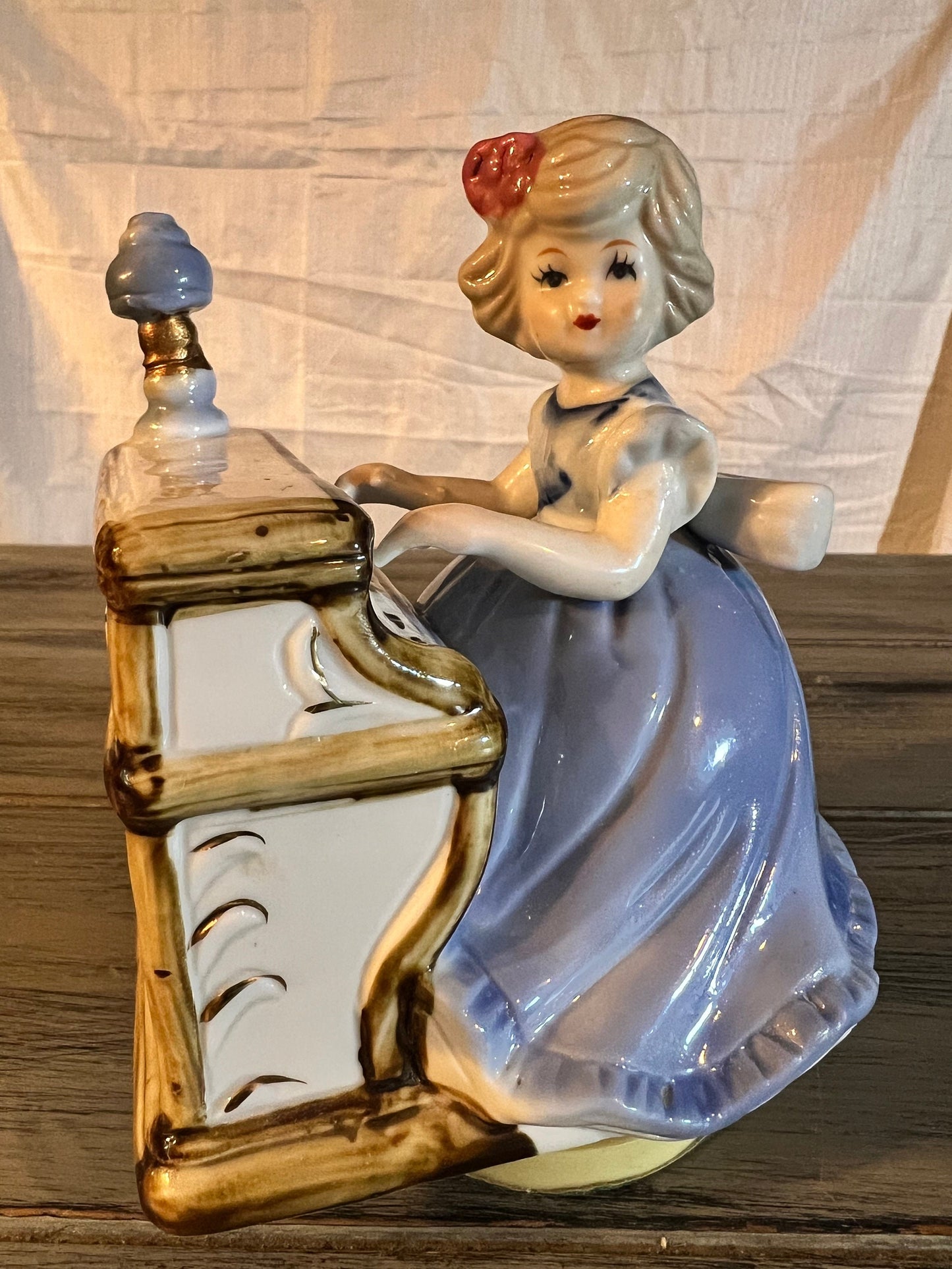 Vintage Music Box - piano playing girl