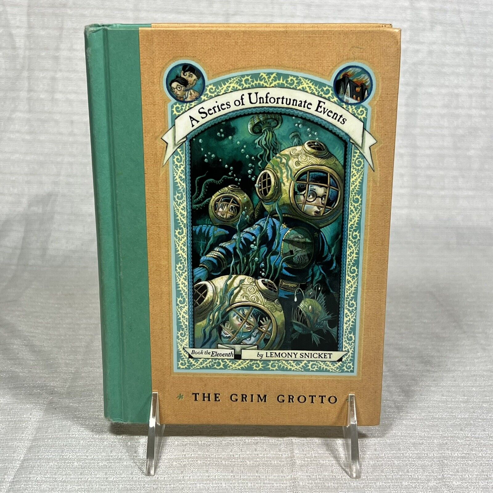 A Series of Unfortunate Events Volume 11 The Grim Grotto - Book