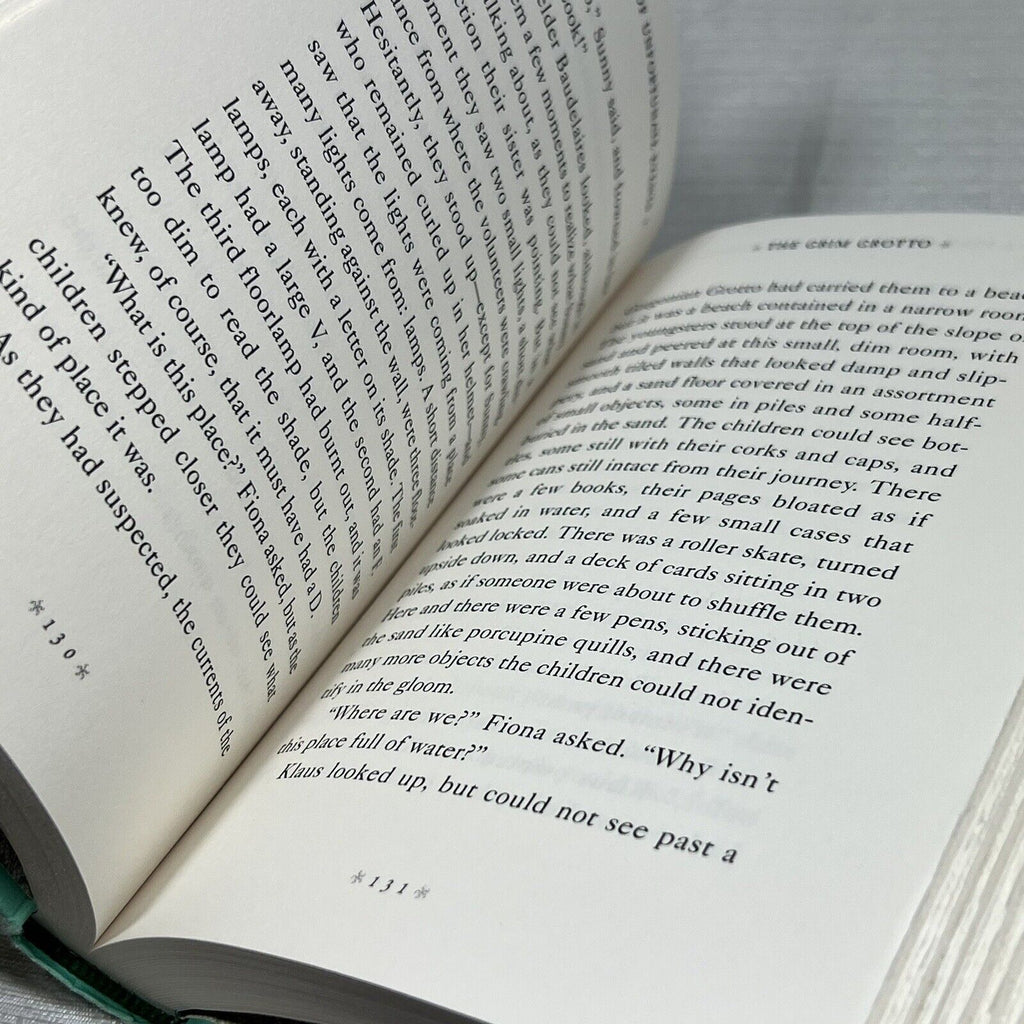 A Series of Unfortunate Events Volume 11 The Grim Grotto - Book