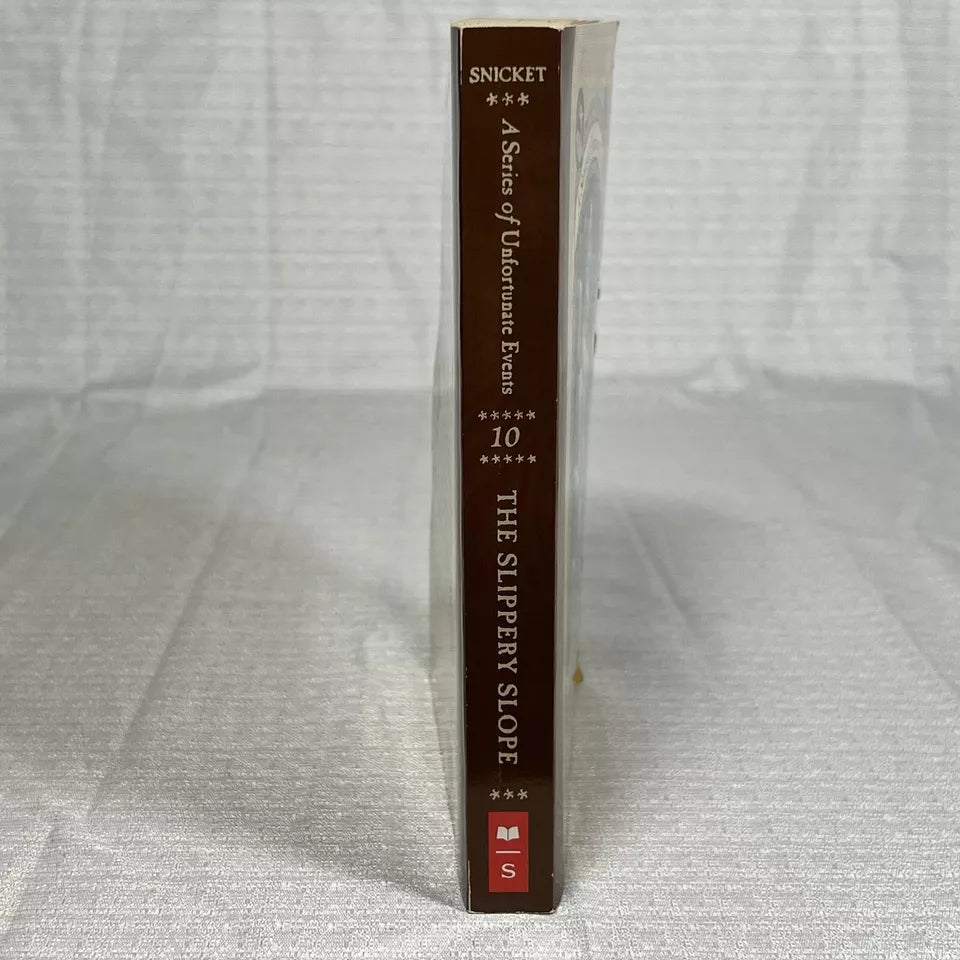 A Series of Unfortunate Events Volume 10 The Slippery Slope - Book