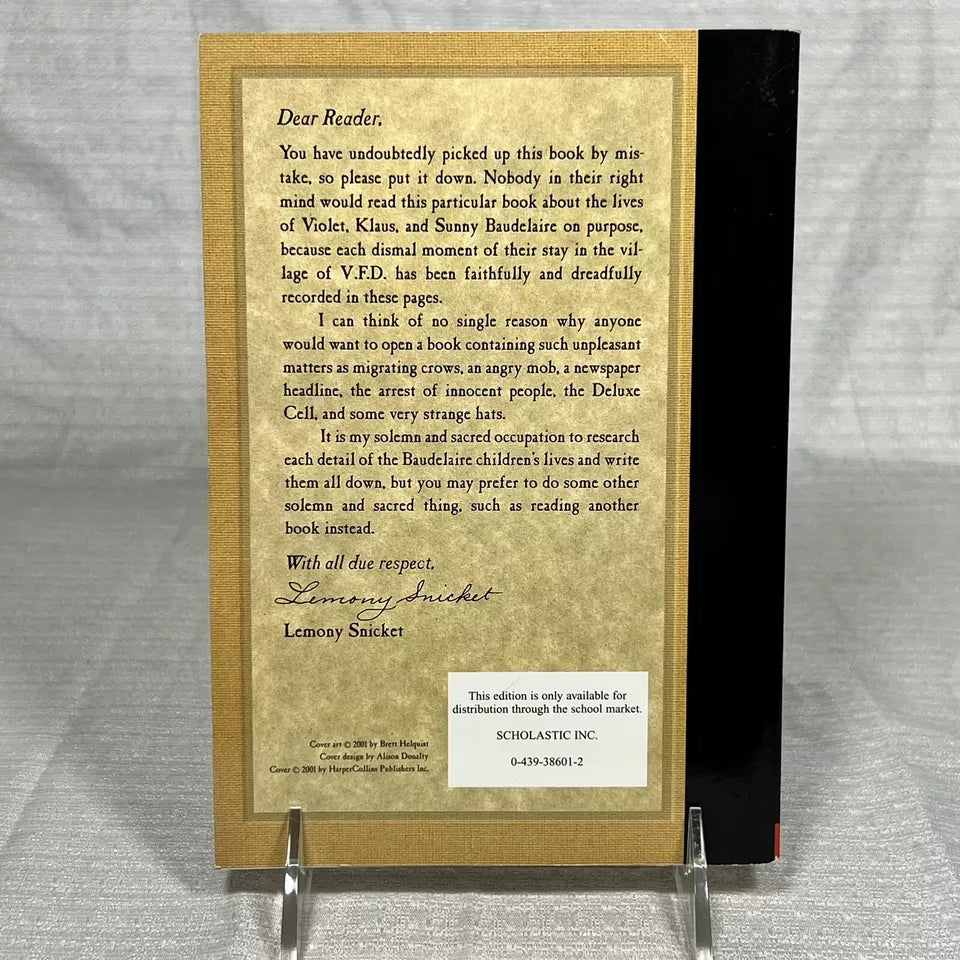 A Series of Unfortunate Events Volume 7 The Vile Village - Book