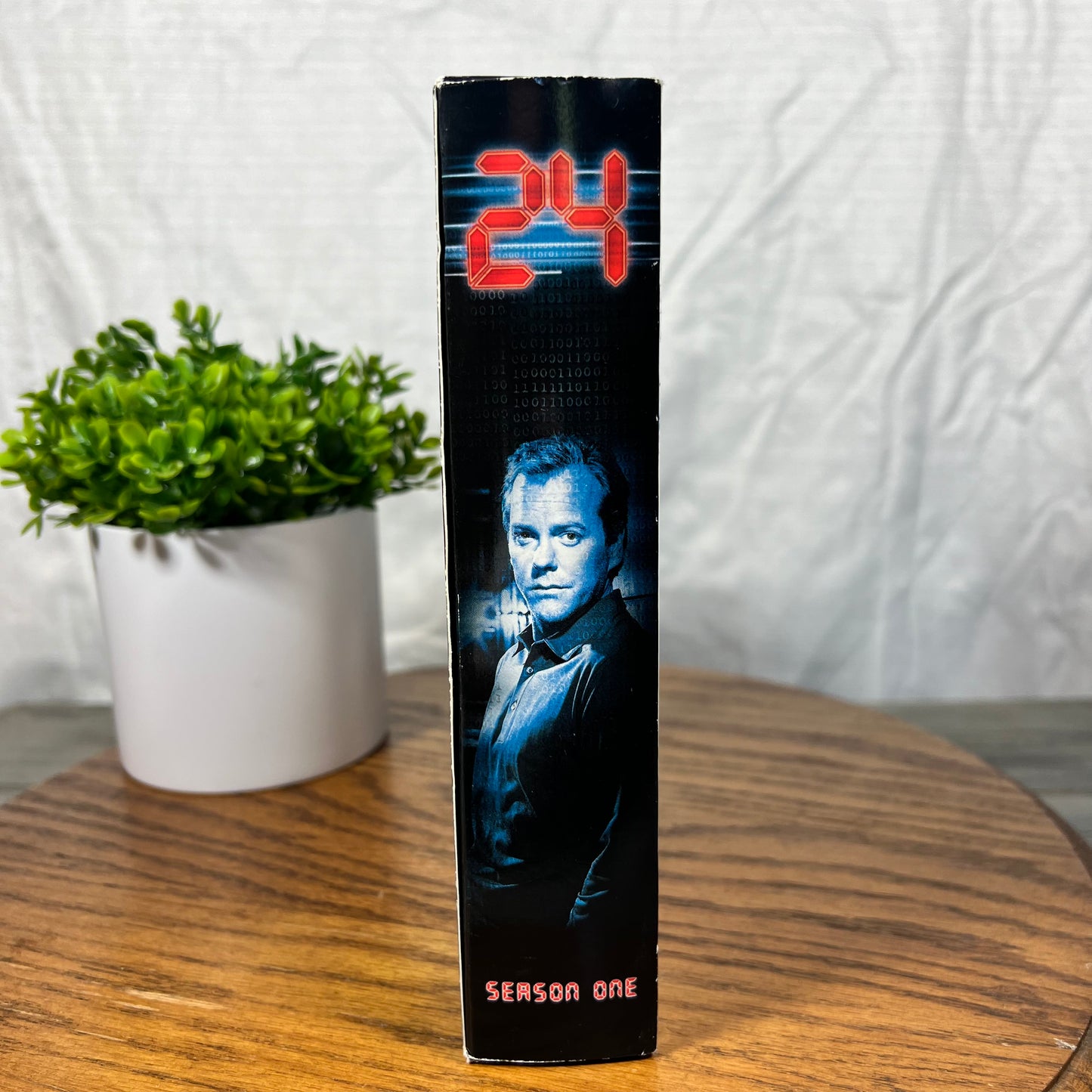 24 Season 1 DVD Boxed Set starring Kiefer Sutherland