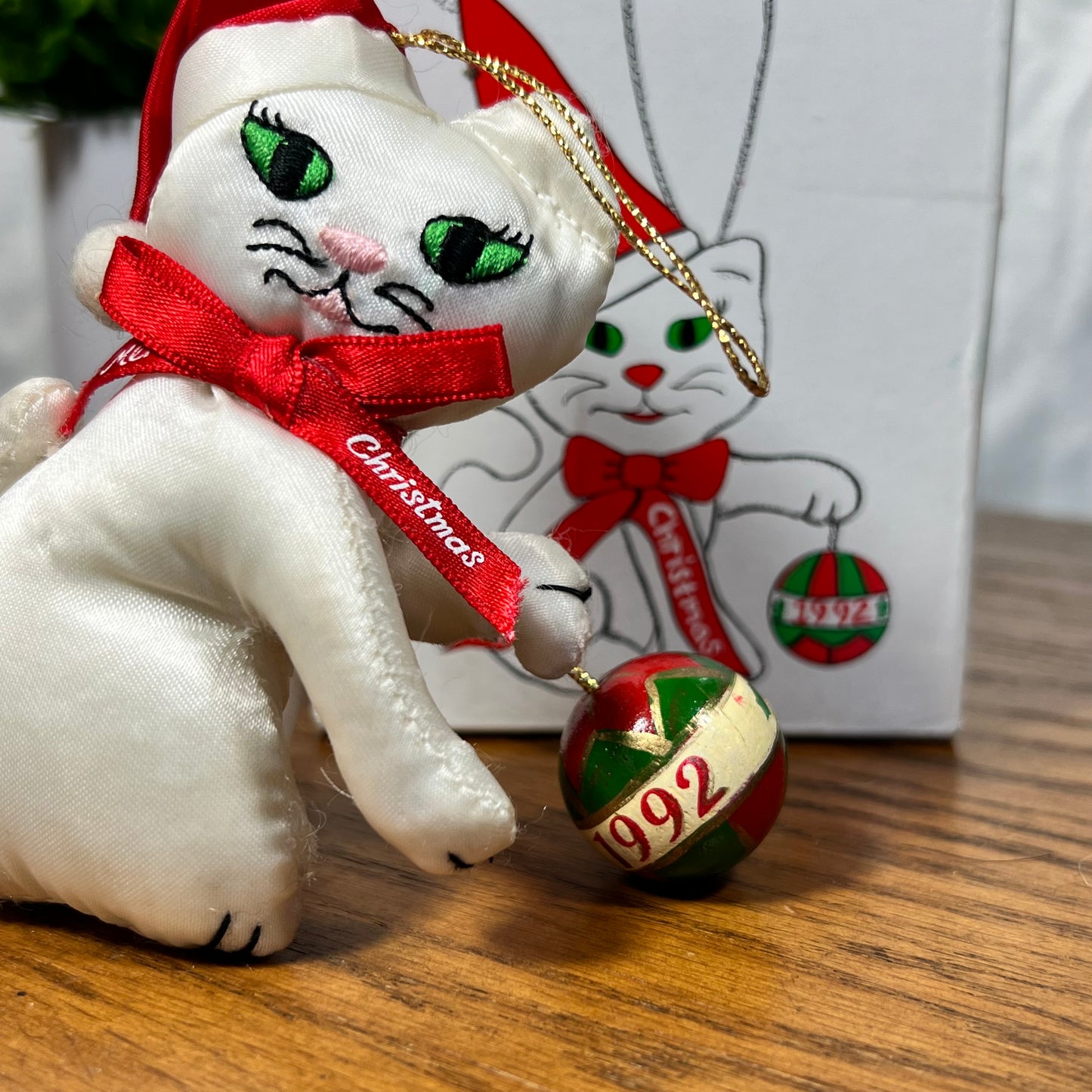 Fancy Feast Russ 1992 Cat Christmas Ornament