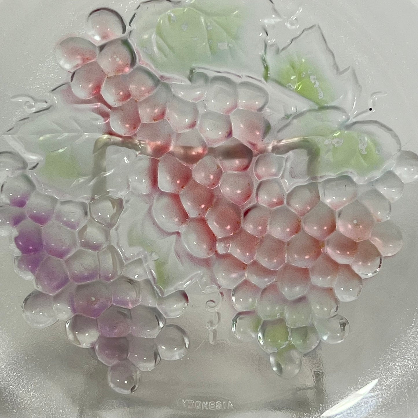 Pasari Indonesia Colored Grapes Frosted Plate