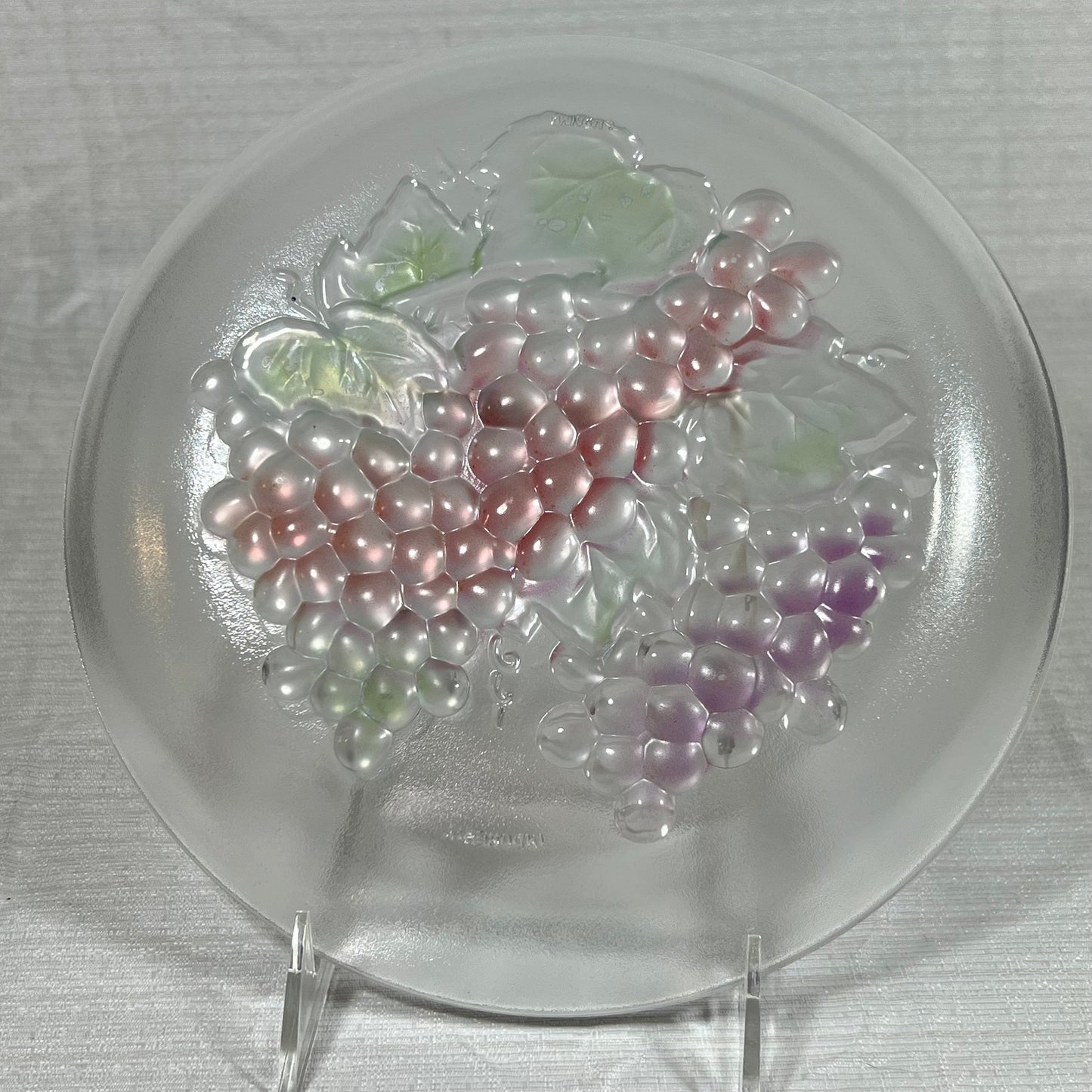 Pasari Indonesia Colored Grapes Frosted Plate