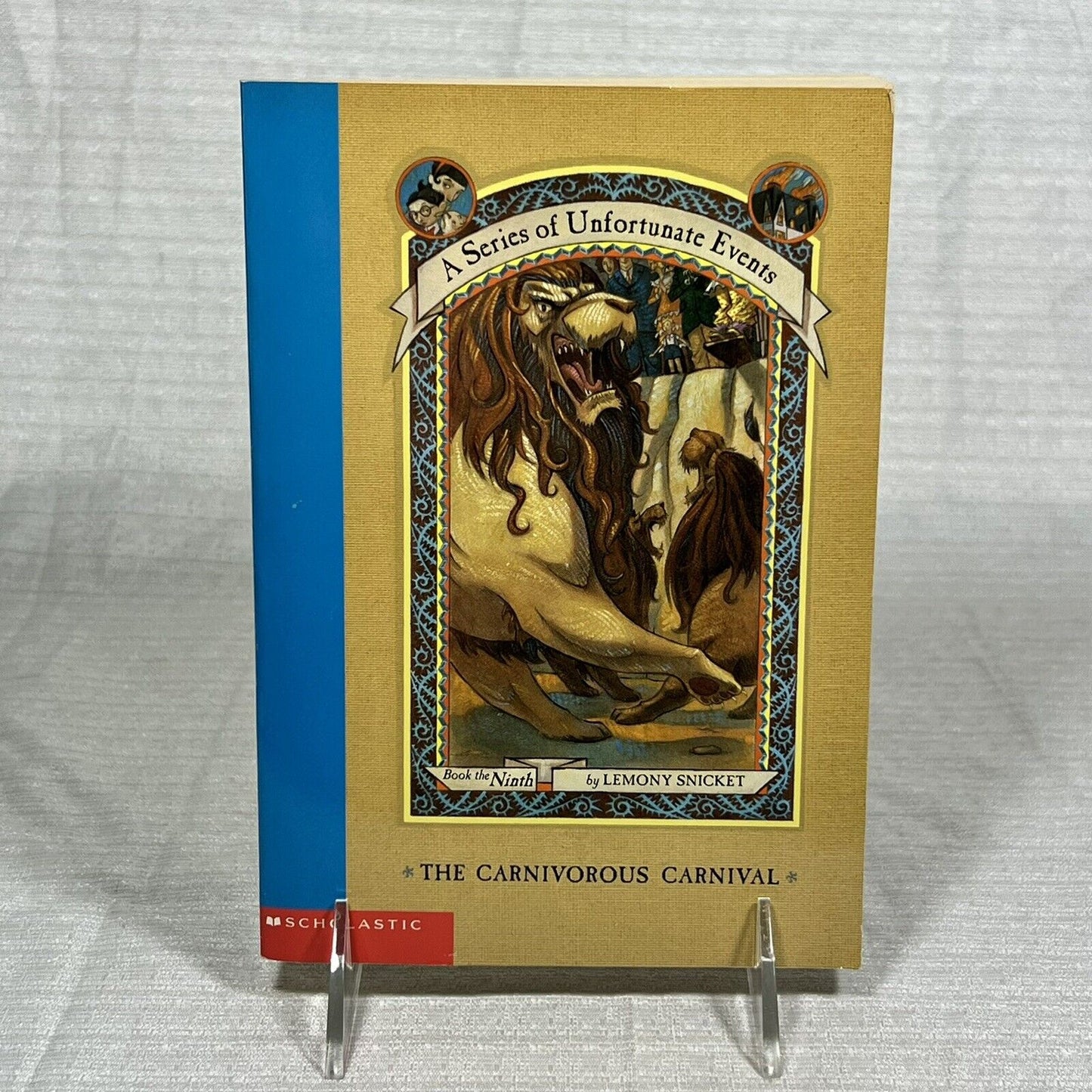 A Series of Unfortunate Events Volume 9 The Carnivorous Carnival - Book