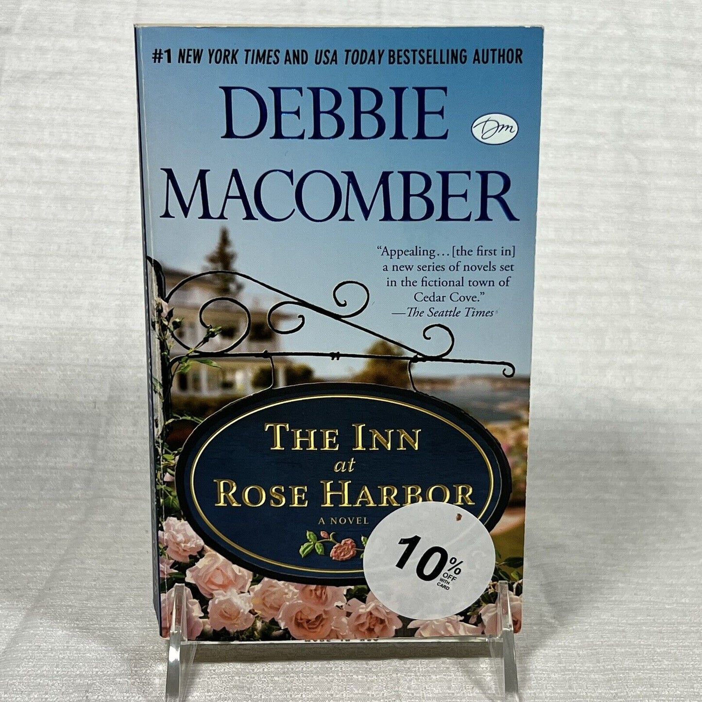 The Inn at Rose Harbor by Debbie Macomber - Book