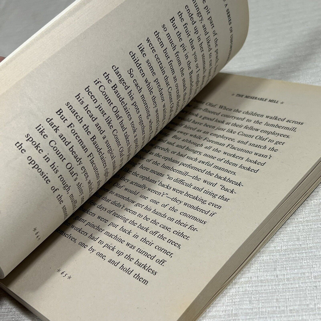 A Series of Unfortunate Events Volume 4 The Miserable Mill - Book