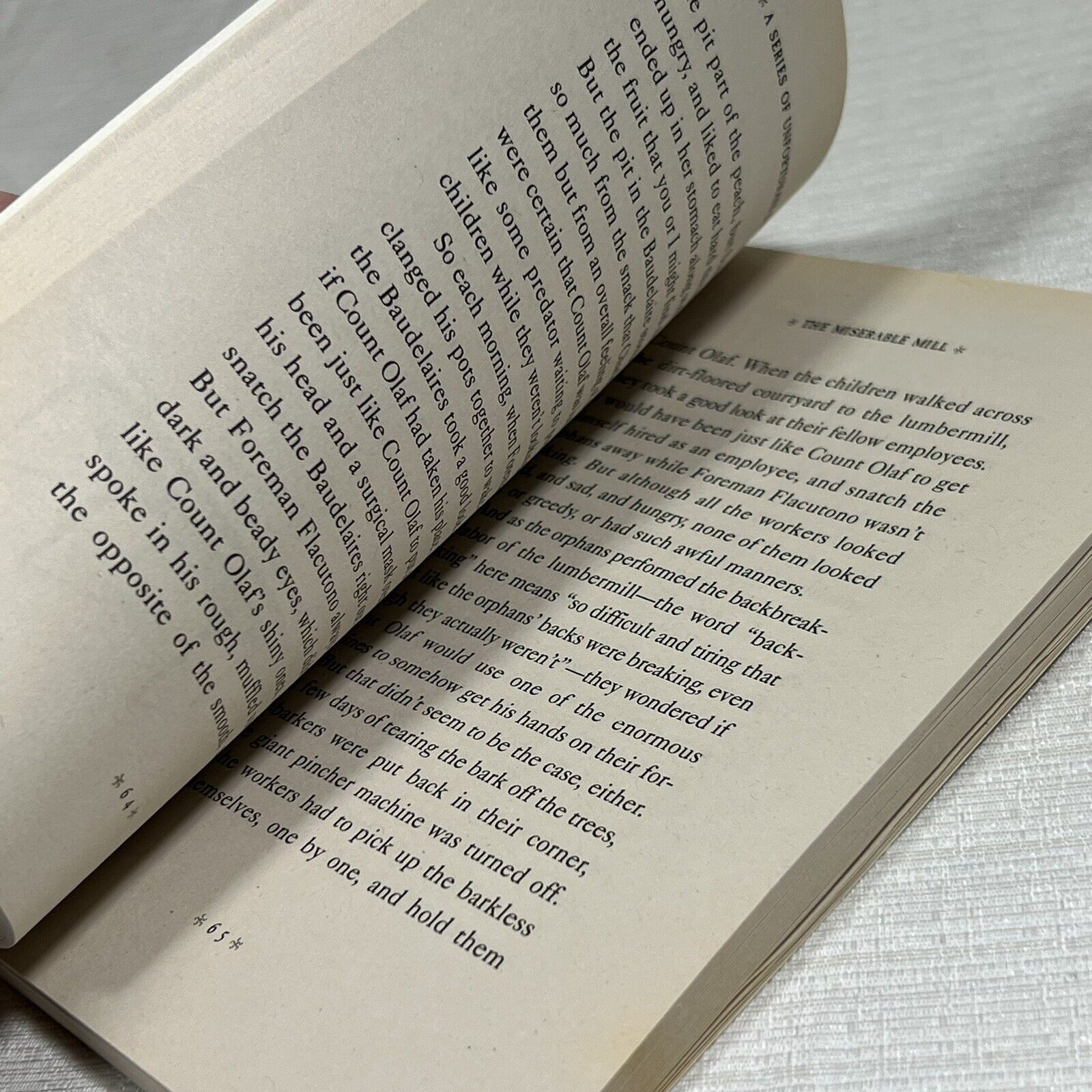 A Series of Unfortunate Events Volume 4 The Miserable Mill - Book