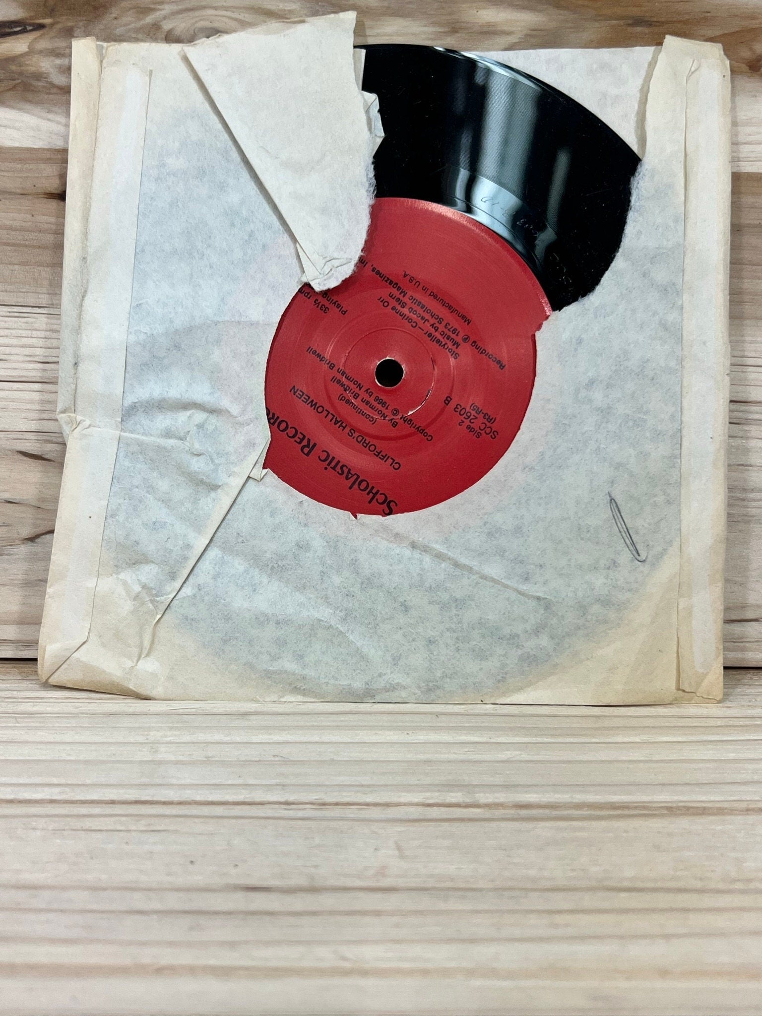 Scholastic Records - Clifford's Halloween - 33 1/3 RPM - 1973 - Plays Through - No skips - Kids records - vintage vinyl