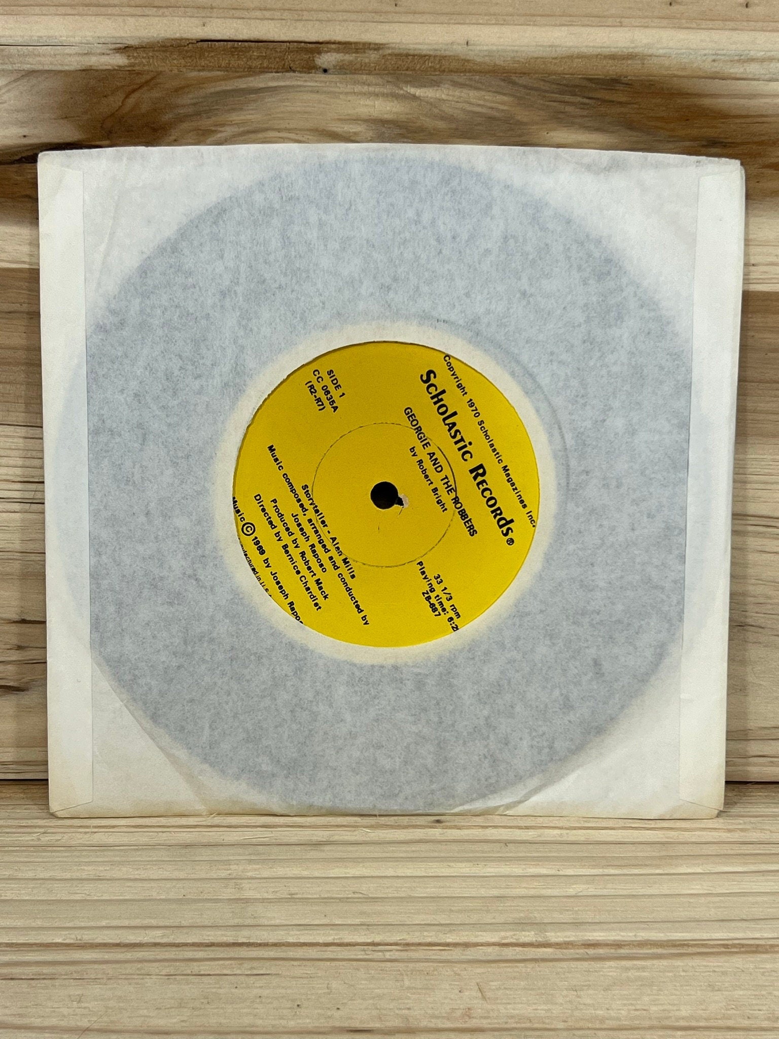 Scholastic Records - Georgie and the Robbers - 33 1/3 RPM - 1970 - Plays Through - No skips - Kids records - vintage vinyl