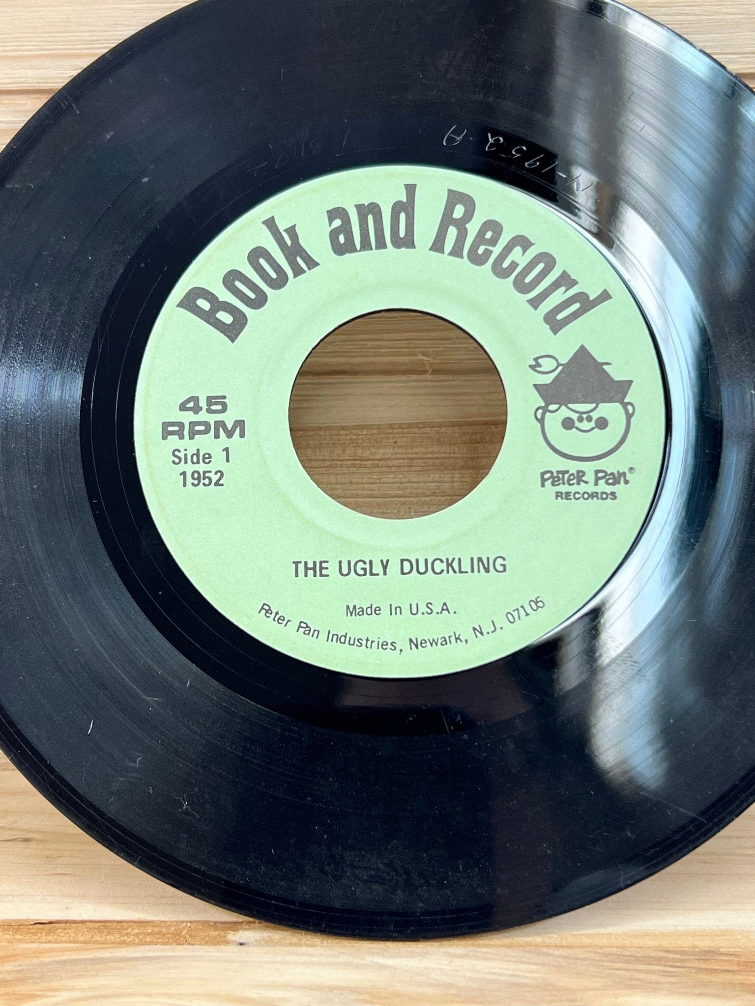 Peter Pan Records - The Ugly Duckling - 45 RPM - 1952 - Plays Through - No skips - No Book, just the record - Kids records - vintage vinyl
