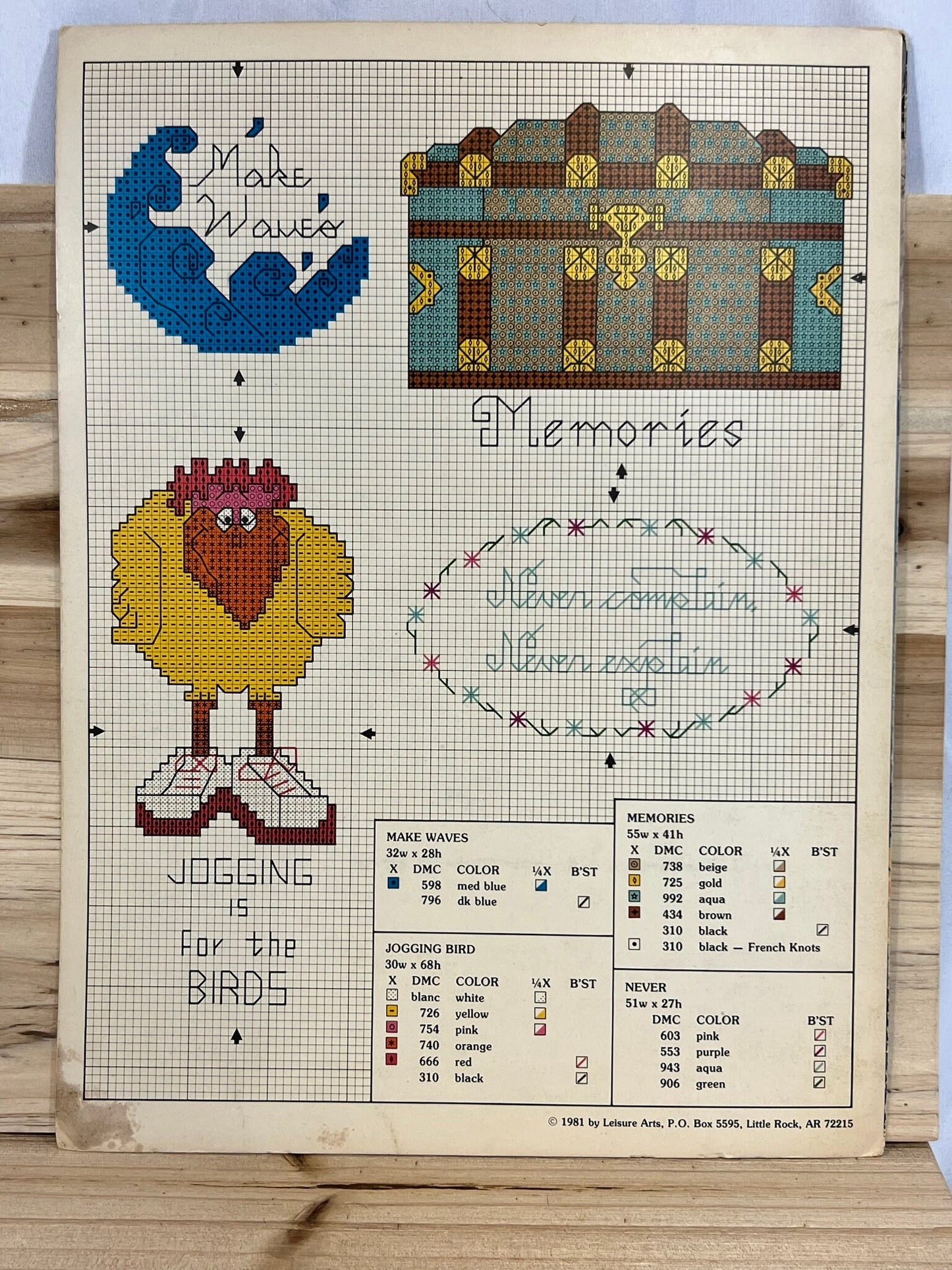 Leisure Arts Leaflet 203 - Designs for Paperweights Charted for Cross Stitch - 10 Designs by Jackie Wilson Lorenzo & Carol Singley Petroff