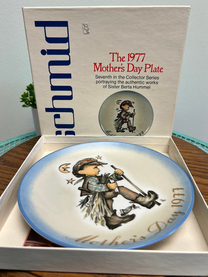 Sister Berta Hummel Mother’s Day Plate 1977 “Moonlight Return”