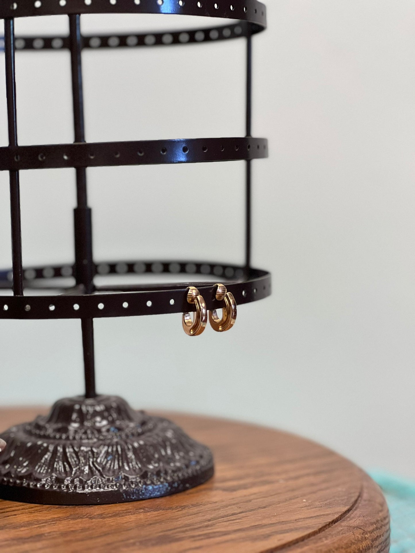 Vintage Gold Tone Avon Clip On Earrings