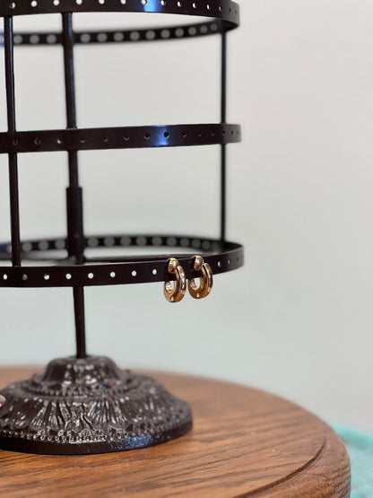 Vintage Gold Tone Avon Clip On Earrings
