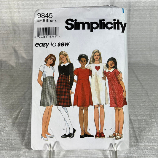 Simplicity 9845 Sewing Pattern - uncut