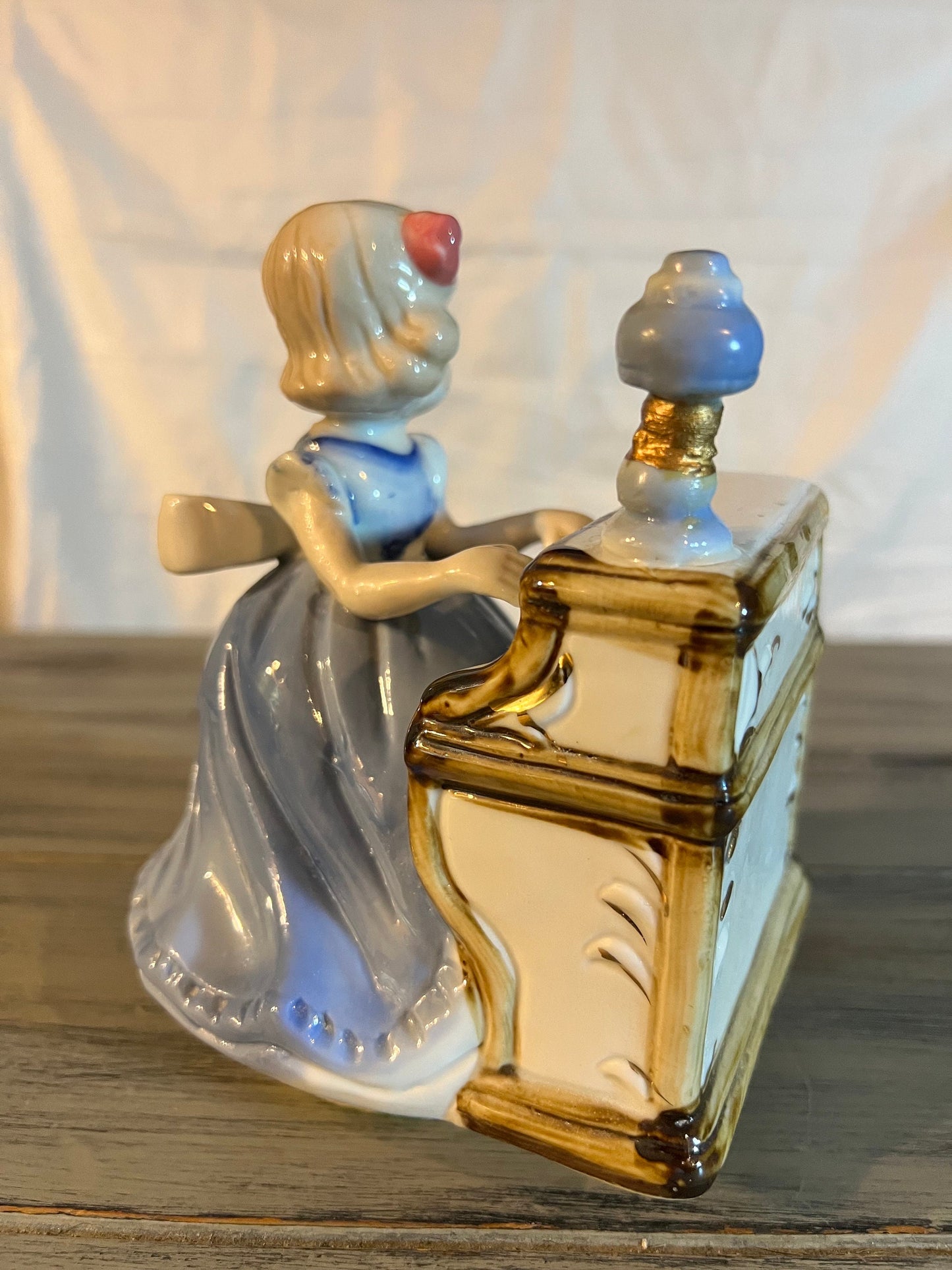 Vintage Music Box - piano playing girl