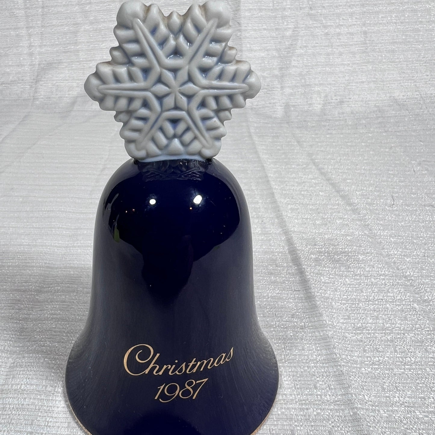 Vintage Avon Collectibles 1987 Christmas Bell, Caroling Kids, Blue Snowflake handle