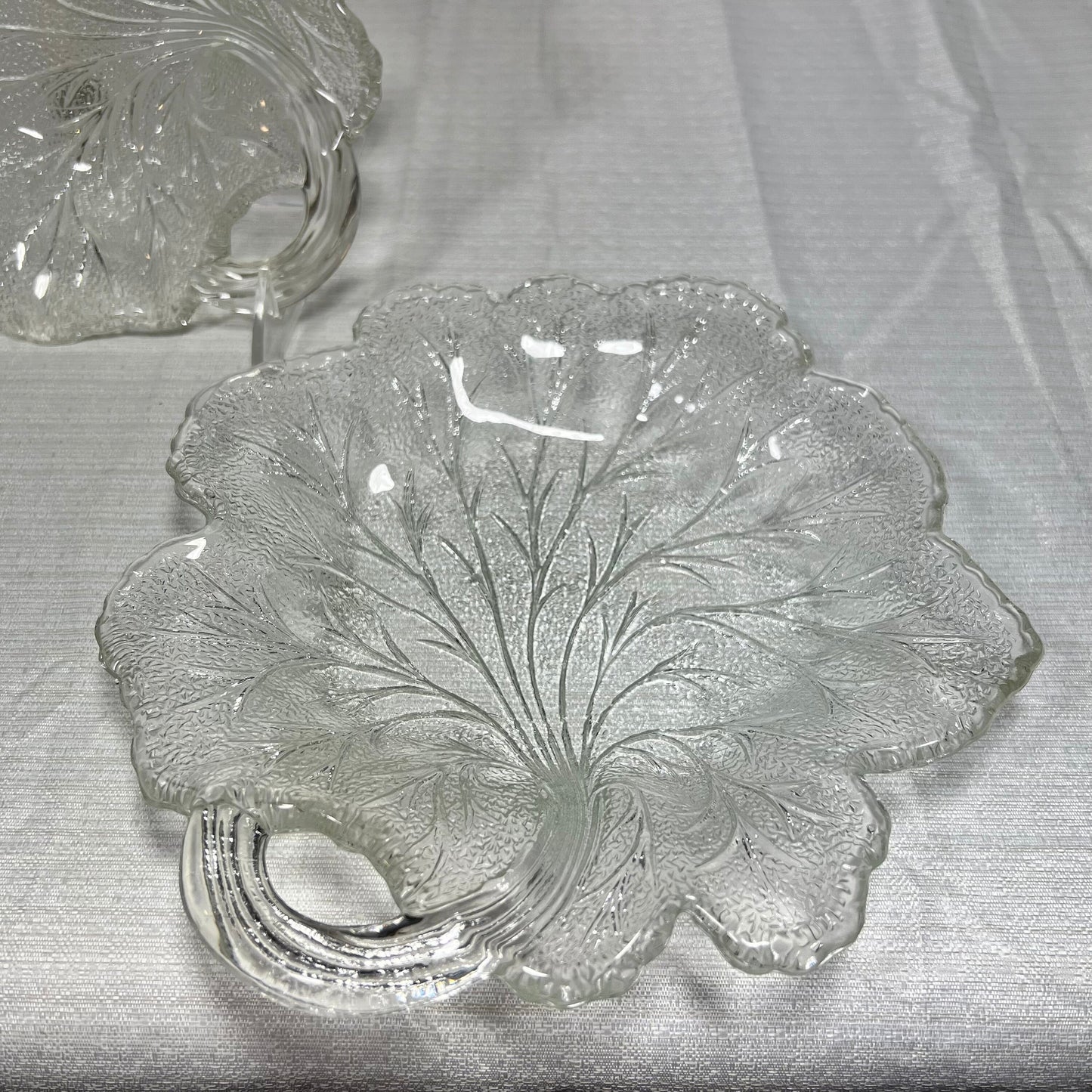 Indiana Glass Clear Pebble Leaf Plates - Set of 3