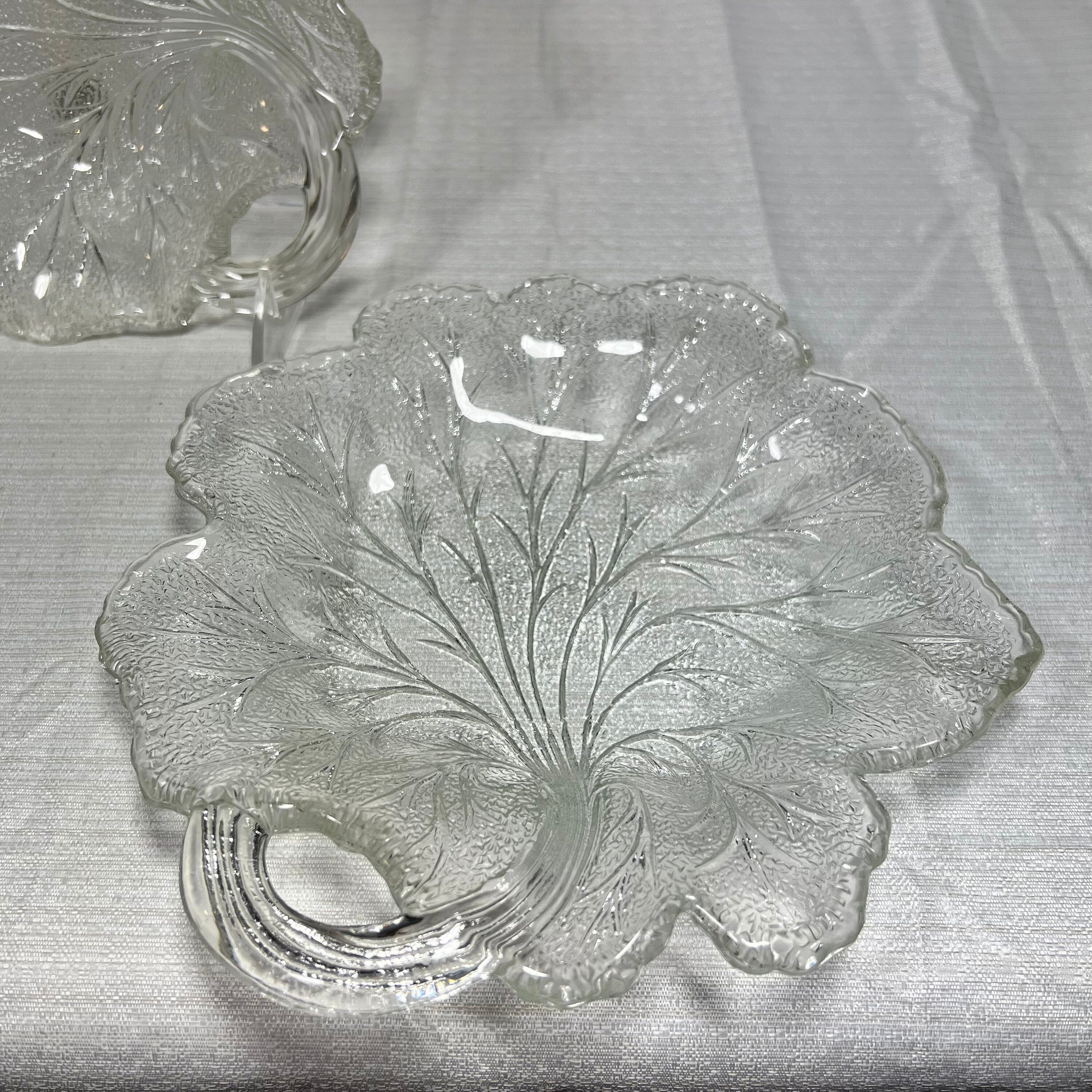 Indiana Glass Clear Pebble Leaf Plates - Set of 3