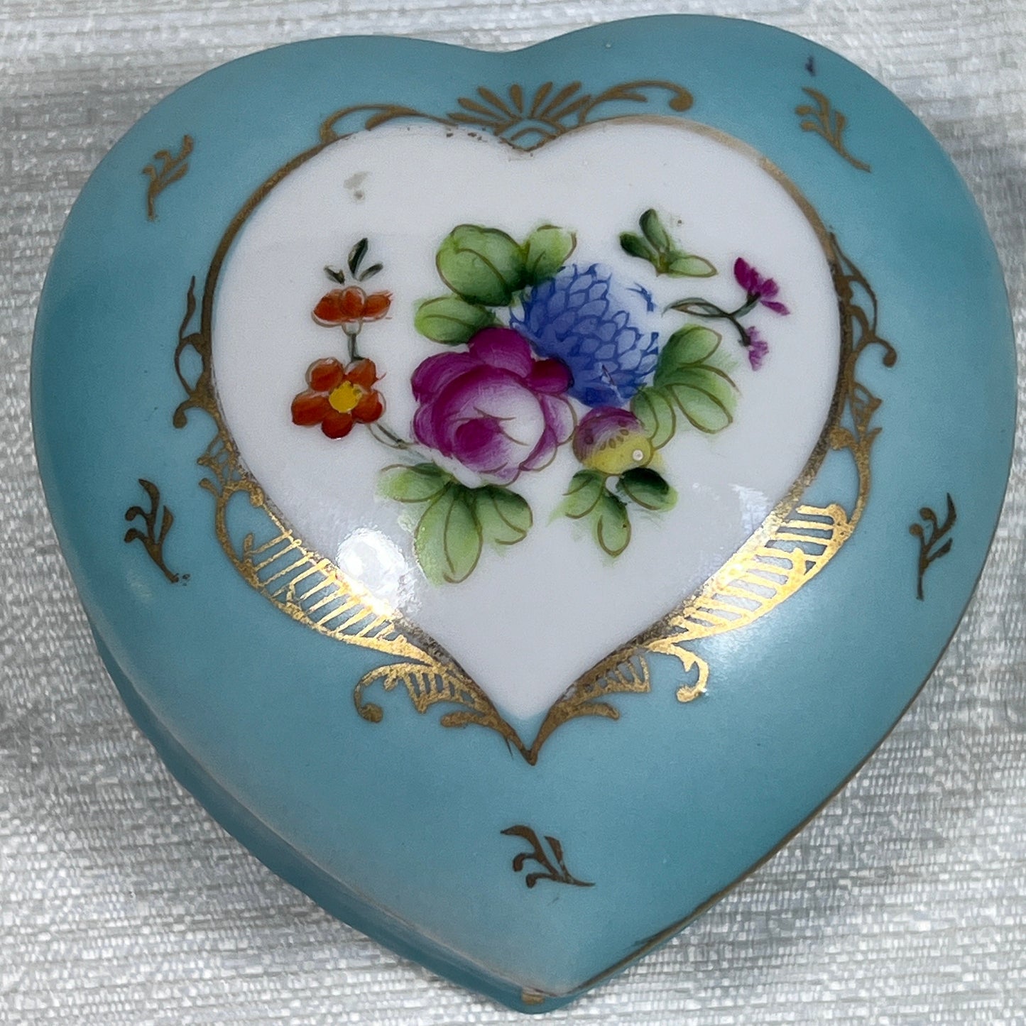 Heart Shaped Parisienne Lidded Box 5107 Blue and Gold Floral