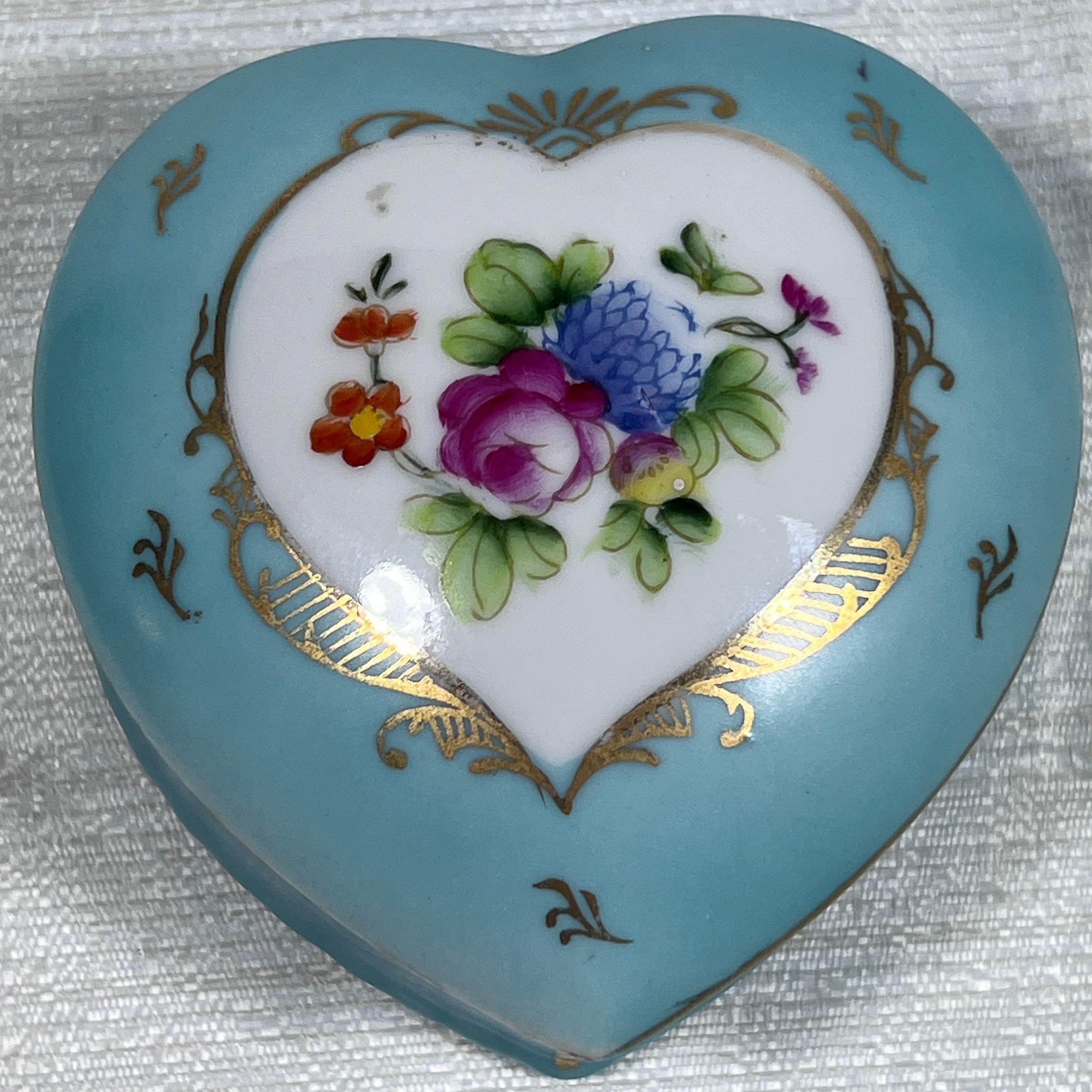 Heart Shaped Parisienne Lidded Box 5107 Blue and Gold Floral