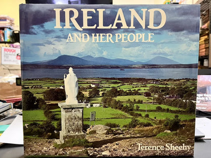 Ireland and Her People by Terence Sheehy (1983, Hardcover)